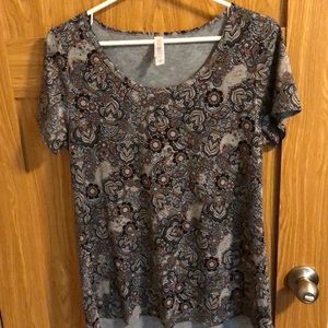 Worn once! Lularoe classic Tee, small